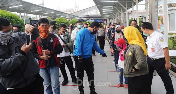 Bima Arya Sidak Protokol Kesehatan di Stasiun Bogor - JPNN.com