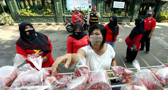 Gerakan Donasi Lauk dan Sayuran - JPNN.com