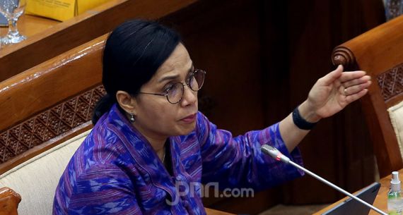 Menkeu Sri Mulyani dan Kepala Bappenas Suharso Monoarfa - JPNN.com