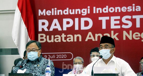 Pemerintah Luncurkan Alat Rapid Test Covid-19 Buatan Dalam Negeri - JPNN.com