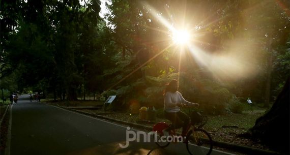 Libur Iduladha, Kebun Raya Bogor Dipadati Warga - JPNN.com