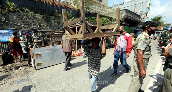 Pemkot Bogor Tertibkan Lapak PKL di Pasar Cumpok - JPNN.com