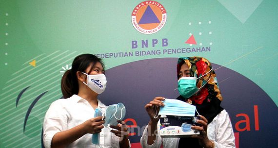 Aice Group dan GP Ansor Serahkan Bantuan Masker kepada BNPB - JPNN.com