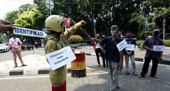 Rekonstruksi Kasus Tawuran Berujung Pembunuhan di Menteng - JPNN.com