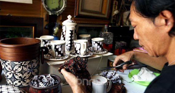 Industri Kerajinan dari Batik Terimbas Ganasnya Pandemi Covid-19 - JPNN.com