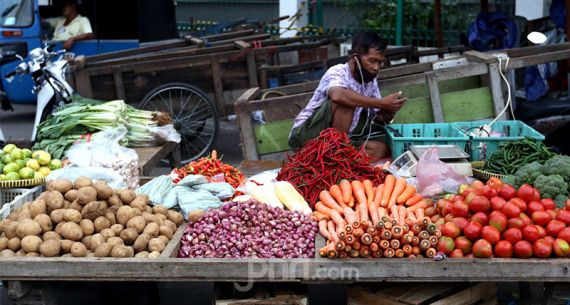 Pasar Tradisional Kian Sepi di Masa Pandemi - JPNN.com