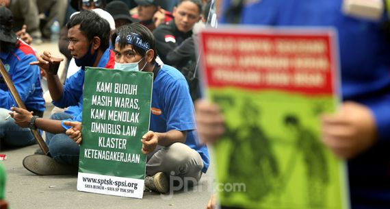 Kelompok Buruh Kembali Gelar Aksi Tolak Omnibus Law Cipta Kerja - JPNN.com