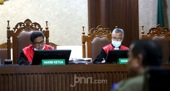 Irjen Napoleon Bonaparte Jalani Sidang Pemeriksaan Terdakwa - JPNN.com