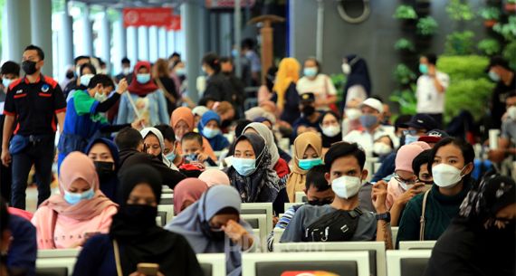 Lonjakan Penumpang di Stasiun Pasar Senen Jelang Larangan Mudik - JPNN.com