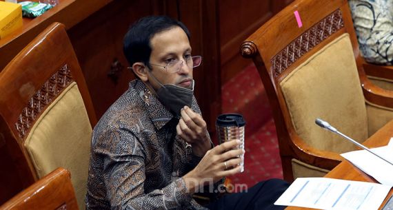 Mas Menteri Nadiem Hadiri Raker Komisi X DPR - JPNN.com