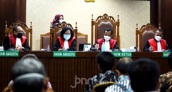 Sidang Pembacaan Dakwaan Kasus Asuransi Jiwasraya - JPNN.com