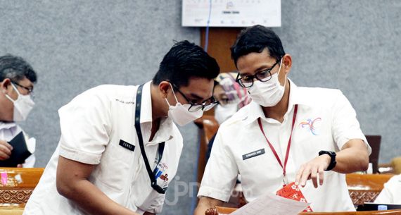 Menparekraf Sandiaga Uno Hadiri Rapat Kerja Komisi X DPR - JPNN.com