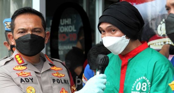 Berita Foto: Polres Metro Jakarta Barat Merilis Kasus Anji - JPNN.com