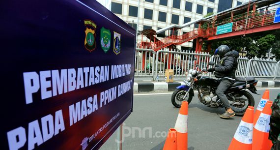 Penyekatan PPKM Darurat di Underpass Mampang - JPNN.com