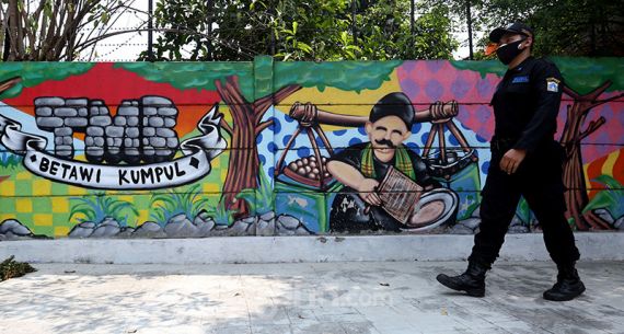 Lukisan Mural di Taman Betawi Ngumpul - JPNN.com