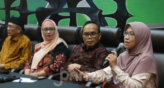 Menjaga Dunia Pendidikan Dari Pengaruh Negatif Media Sosial - JPNN.com