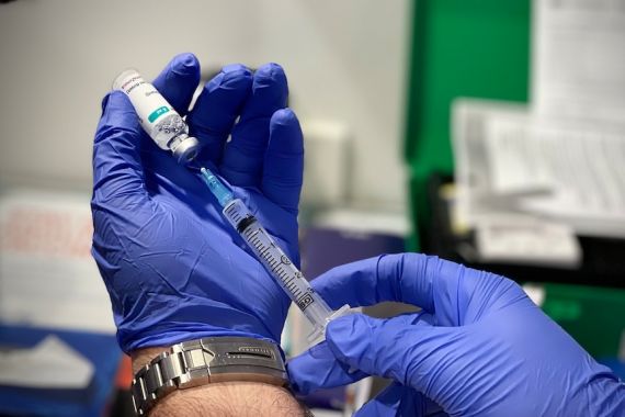 Indonesia Hentikan Sementara Penggunaan Vaksin AstraZeneca Batch CTMAV547 - JPNN.COM