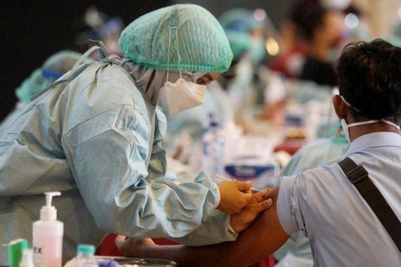 Vaksin Gotong Royong Dimulai, Epidemiolog: Orang Sehat dan Tidak Bergejala Tidak Ada di Prioritas - JPNN.COM
