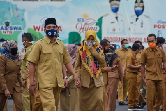Pegawai Negeri Akan Bekerja dari Bali eemi Memulihkan Ekonomi, tetapi Pakar Tak Melihat Dampaknya - JPNN.COM