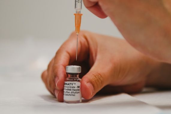 Warga Australia Berusia 40 Tahun ke Bawah Akan Mendapat Vaksin Moderna atau Pfizer - JPNN.COM