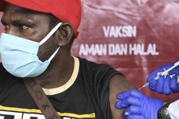 Ketidakpercayaan Warga kepada Aparat Hambat Vaksinasi di Papua - JPNN.COM