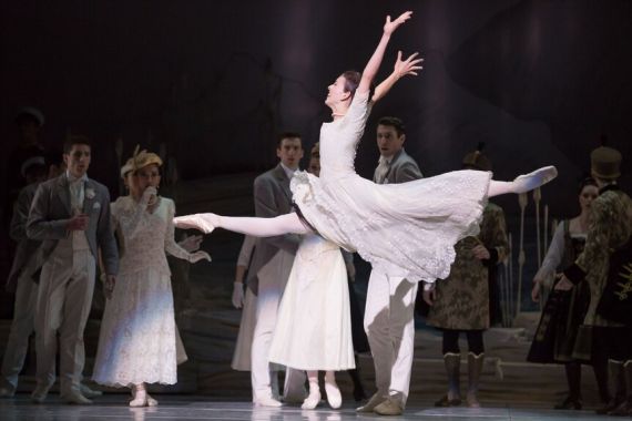 Demi Tari Jawa, Juliet Burnett Tinggalkan Sanggar Balet Top di Australia - JPNN.COM