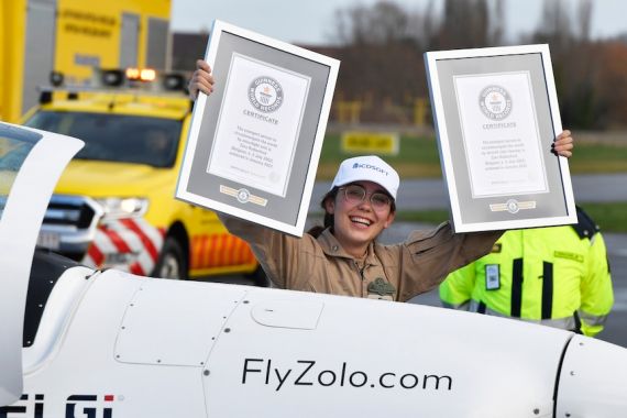 Petualangan Pilot Perempuan Termuda Terbang Keliling Dunia Sendirian dan Pernah Mendarat di Indonesia - JPNN.COM