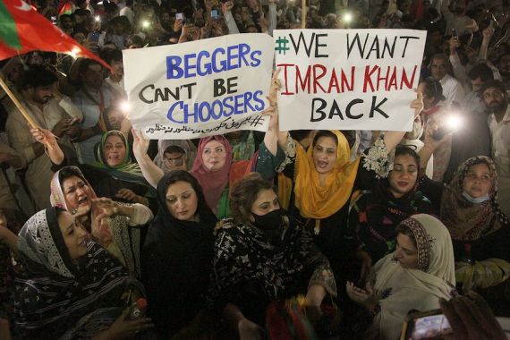 Ribuan Warga Pakistan Berunjuk Rasa Sejak Perdana Menteri Imran Khan Digulingkan - JPNN.COM