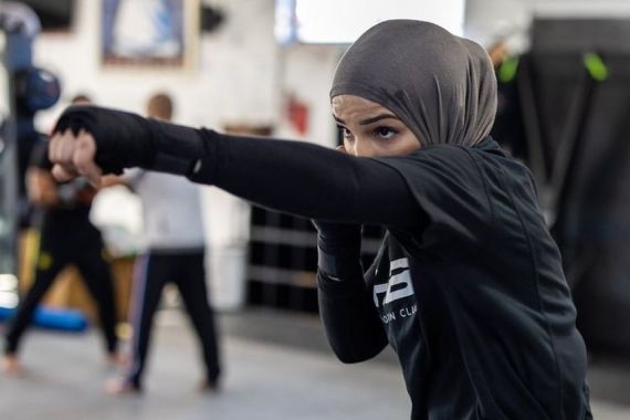 Tina Rahimi Menjadi Petinju Muslim Perempuan Pertama Yang Mewakili Australia di Pertandingan Internasional - JPNN.COM