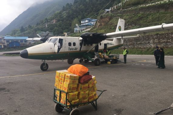 Bagian Pesawat Tara Air Ditemukan di Pegunungan Nepal, Kondisi 20 Penumpang Belum Diketahui - JPNN.COM