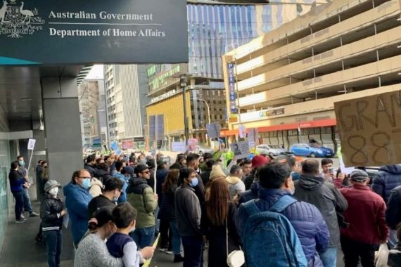 Pemohon Visa Permanen Protes Kebijakan Prioritas Pemerintah Australia - JPNN.COM