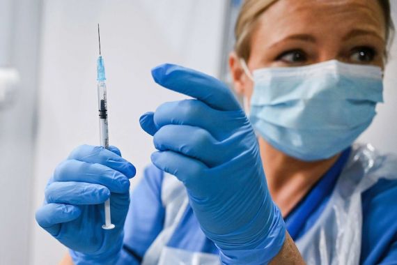 Dunia Hari Ini: Australia Setujui Penggunaan Vaksin Khusus Omicron - JPNN.COM