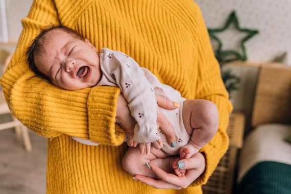 Ini Cara Menenangkan Bayi yang Menangis Menurut Sains - JPNN.COM