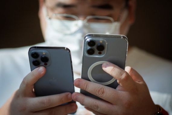 Imbas Kebijakan COVID yang Ketat di Tiongkok, Apple Akan Memindahkan Produksi iPhone ke India - JPNN.COM