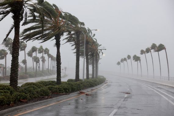Dunia Hari Ini: Badai Ian Hantam Florida, Jutaan Orang Diminta Mengungsi - JPNN.COM