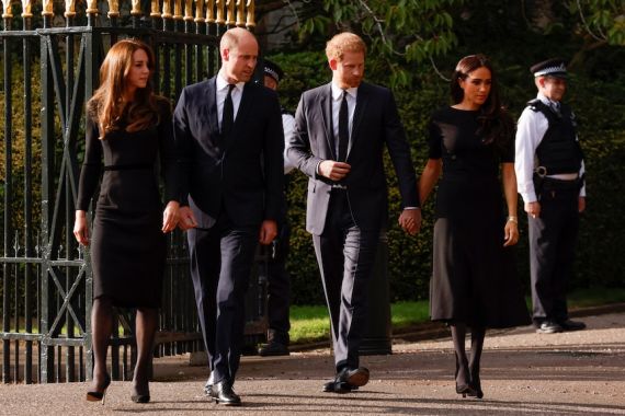 Istana Buckingham Tidak Berkomentar Soal Dokumenter Harry dan Meghan di Netflix - JPNN.COM