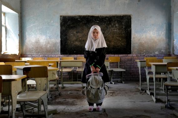 Dunia Hari Ini: Tahun Ajaran Baru Dimulai di Afghanistan, Murid Perempuan Tak Boleh Sekolah - JPNN.COM