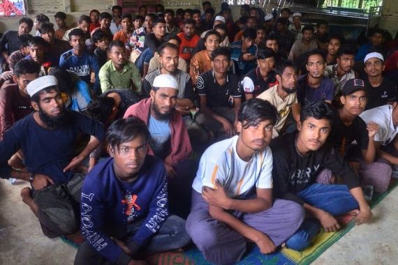 Tangisan dan Teriakan Pengungsi Rohingya Saat Didemo dan Diusir Mahasiswa Aceh - JPNN.COM