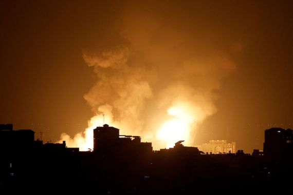 Dunia Hari Ini: Serangan Israel di Gaza Menewaskan 12 orang - JPNN.COM