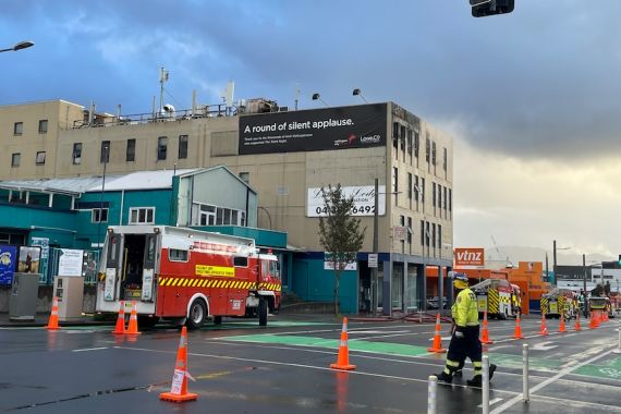 Dunia Hari Ini: Kebakaran di Sebuah Hostel Selandia Baru Tewaskan Sejumlah Orang - JPNN.COM