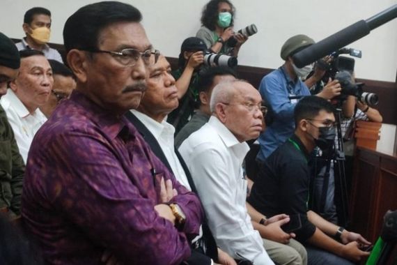 Luhut Binsar Pandjaitan Hadiri Sidang Pencemaran Nama Baik di PN Jakarta Timur - JPNN.COM