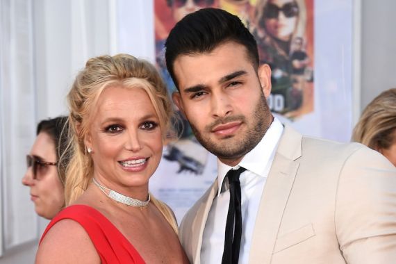 Dunia Hari Ini: Penyanyi Britney Spears Digugat Cerai Suami - JPNN.COM