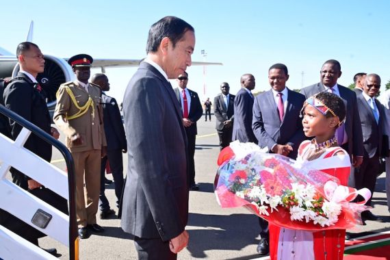Dunia Hari Ini: Tiba di Kenya, Presiden Jokowi Memulai Lawatan di Afrika - JPNN.COM