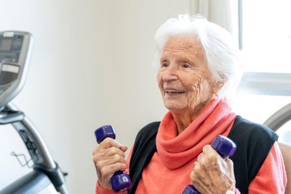 Perempuan Australia Ini Menginjak Usia 111 Tahun Berkat Rajin ke Gym - JPNN.COM