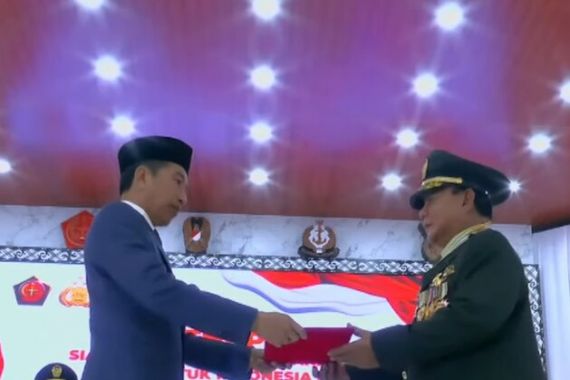 Dunia Hari Ini: Jokowi Resmi Berikan Pangkat Jenderal Kehormatan untuk Prabowo - JPNN.COM