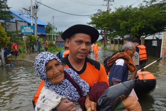 Dunia Hari Ini: Banjir di Sumatera Barat Menewaskan 26 Jiwa - JPNN.COM