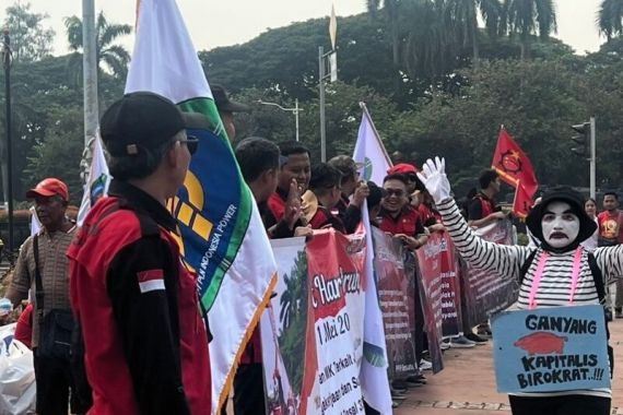 Dunia Hari Ini: Ratusan Ribu Buruh Indonesia Turun ke Jalan Rayakan May Day - JPNN.COM