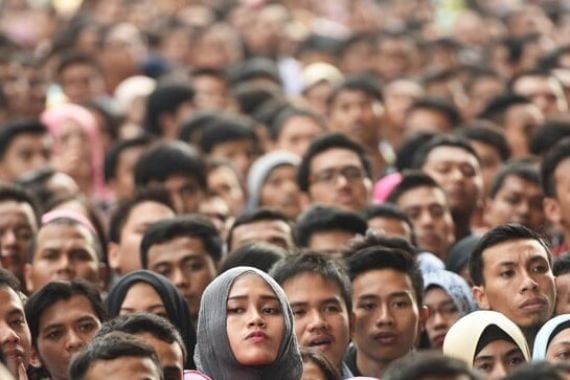 Jumlah Kelas Menengah Indonesia Dinyatakan Turun, Apa Penyebabnya? - JPNN.COM