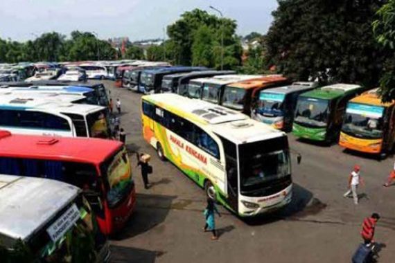 12 Bus di Terminal Bekasi Dinyatakan tak Layak Beroperasi - JPNN.COM