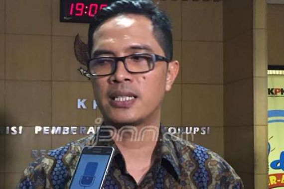 KPK Jebloskan Sekda Kebumen ke Rutan Polres - JPNN.COM